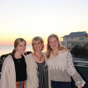 Meet your Posher, Miriam